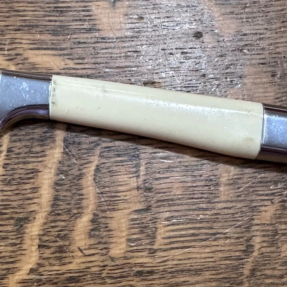 Carvel Hall Vintage Style Carving Knife‎ with Cream Handle